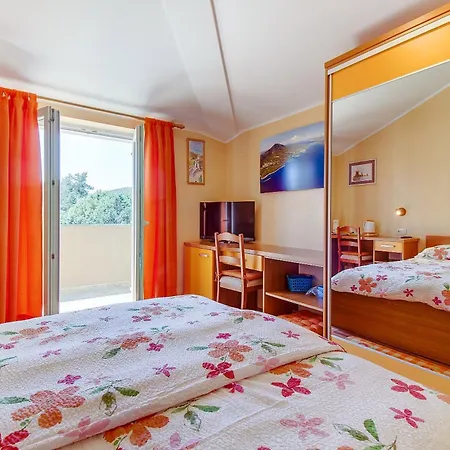 Apartments And Rooms By The Sea Nerezine, Losinj - 11815 Nerezine
