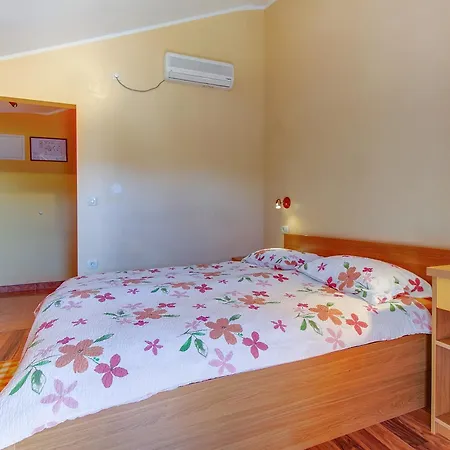 Apartments And Rooms By The Sea Nerezine, Losinj - 11815