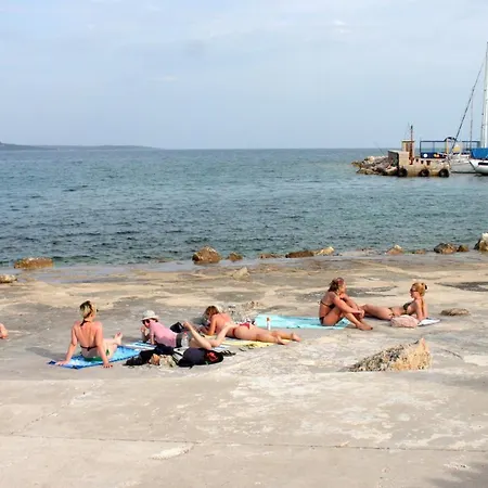 And By The Sea Nerezine, Losinj - 11815 4* 内里吉恩