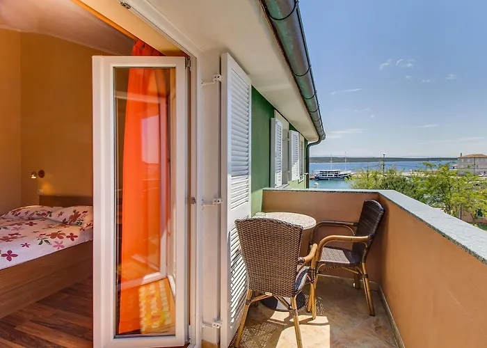 Apartments And Rooms By The Sea Nerezine, Losinj - 11815 Guest house