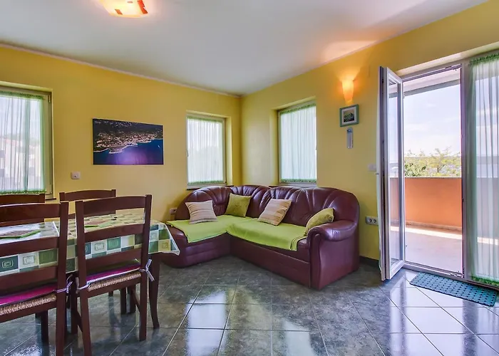 Apartments And Rooms By The Sea Nerezine, Losinj - 11815 Guest house