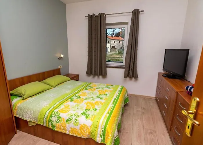 Apartments And Rooms By The Sea Nerezine, Losinj - 11815 4* Nerezine