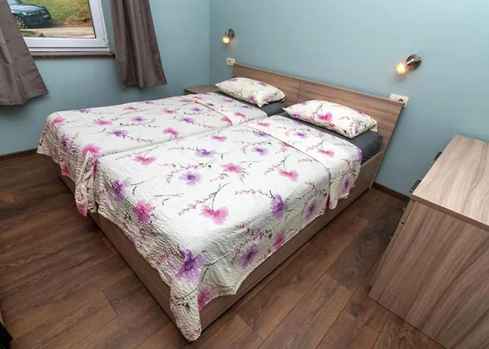Apartments And Rooms By The Sea Nerezine, Losinj - 11815 Guest house
