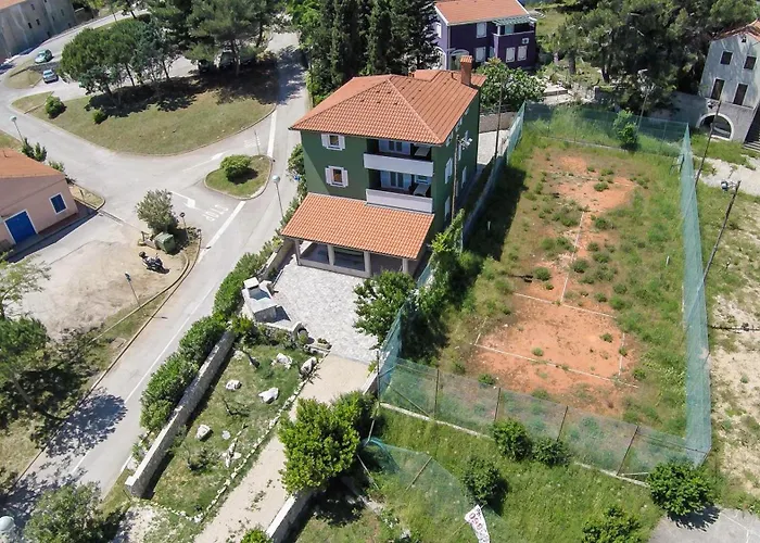 Guest house Apartments And Rooms By The Sea Nerezine, Losinj - 11815 4*