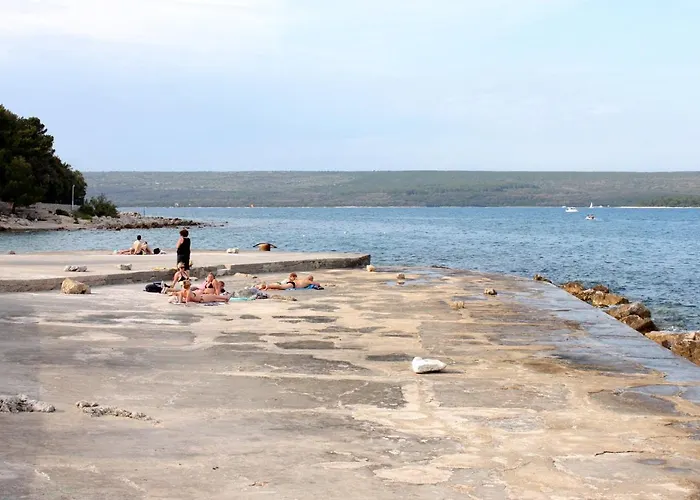 Apartments And Rooms By The Sea Nerezine, Losinj - 11815 Gasthof