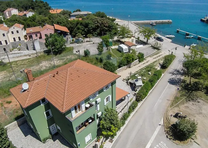 Apartments And Rooms By The Sea Nerezine, Losinj - 11815 Gasthof Nerezine