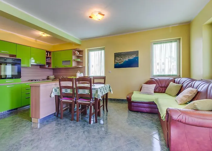 Apartments And Rooms By The Sea Nerezine, Losinj - 11815 Gasthof 4*