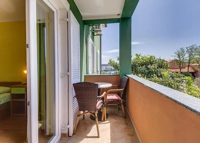 Apartments And Rooms By The Sea Nerezine, Losinj - 11815 Gasthof Nerezine